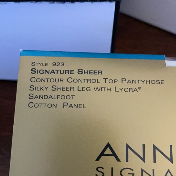 Anne Klein Signature Sheer Control Top Pantyhose - Picture 6 of 8